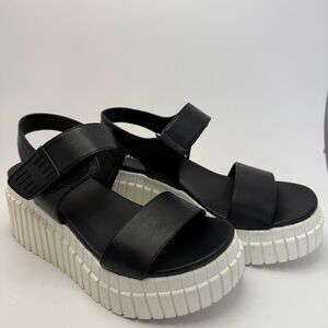 Von Maur Women’s‎ Strappy Platform Sandals Open Toe Black And White 7.5